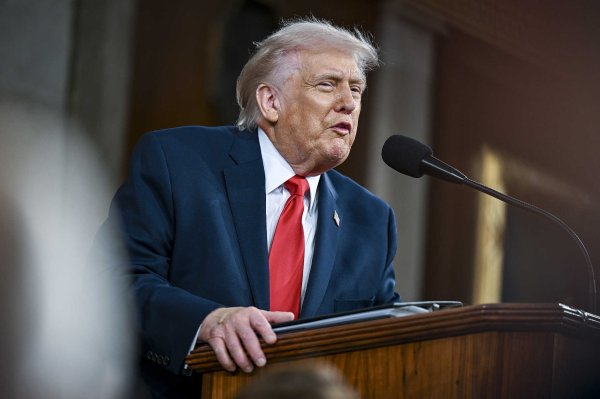 白宫称美伊正处于达成协议的“边缘”