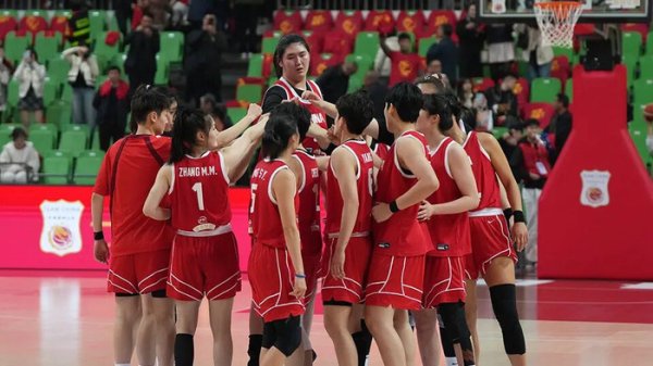 中国女篮热身赛“双杀”巴西队