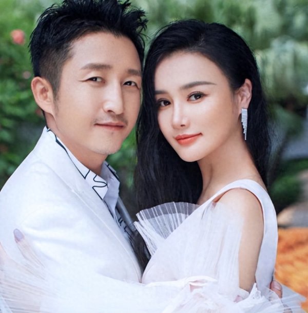 邹市明后悔也晚了! 原以为娶了个高材生, 没想到却把2亿家产败光