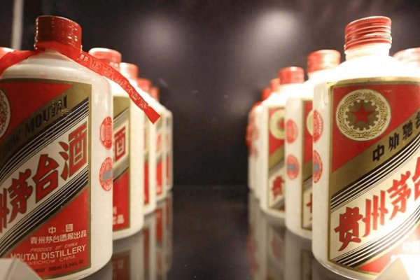 神话终结了? 茅台终于要从“东方神水”, 回归到消费品白酒了吗?