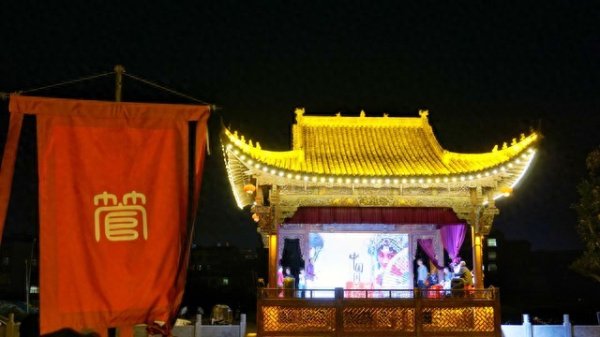 “戏曲狠人”刘浩存